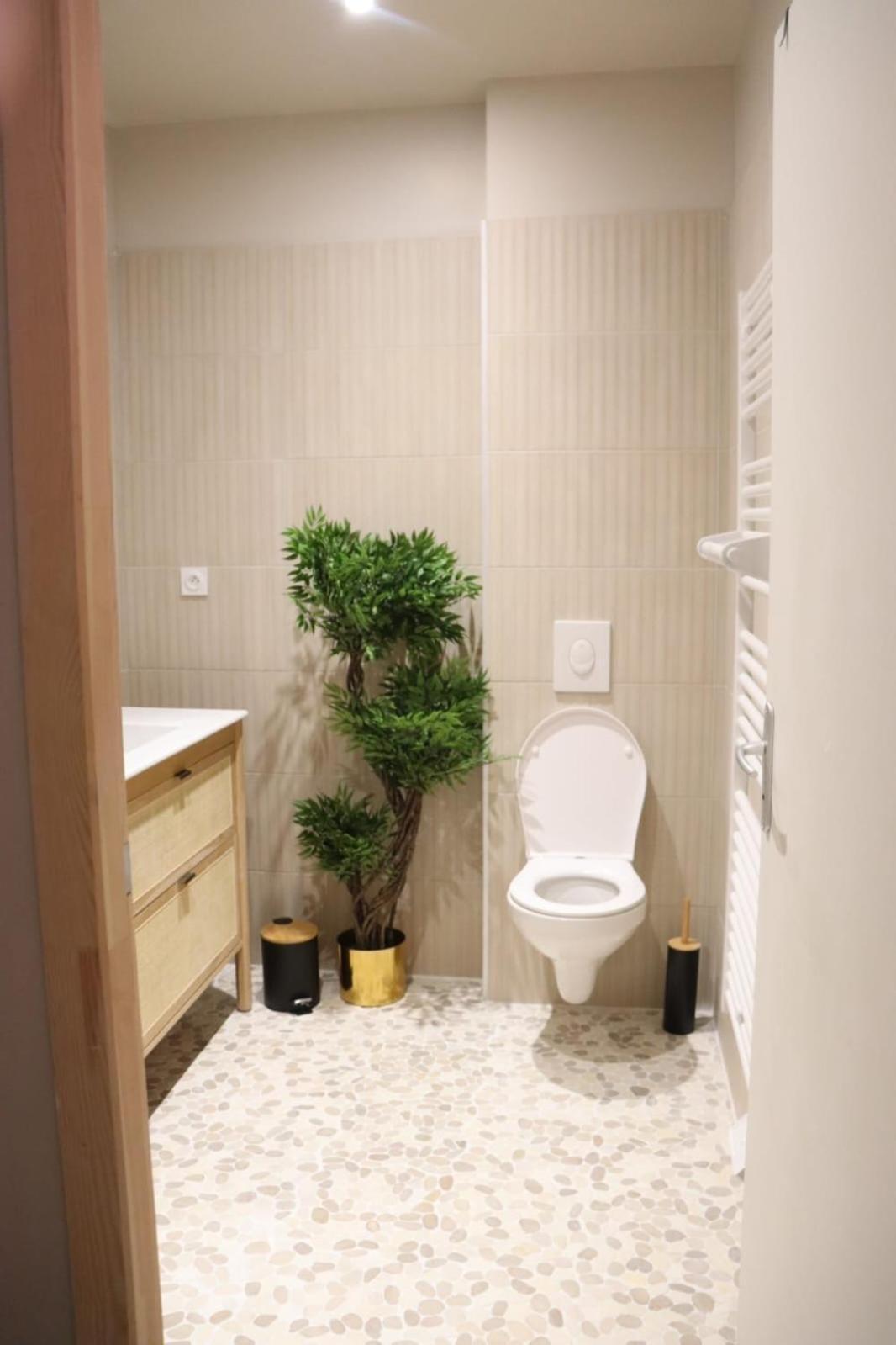 Loveroom Japon Avec Balneotherapie Toulon Bagian luar foto