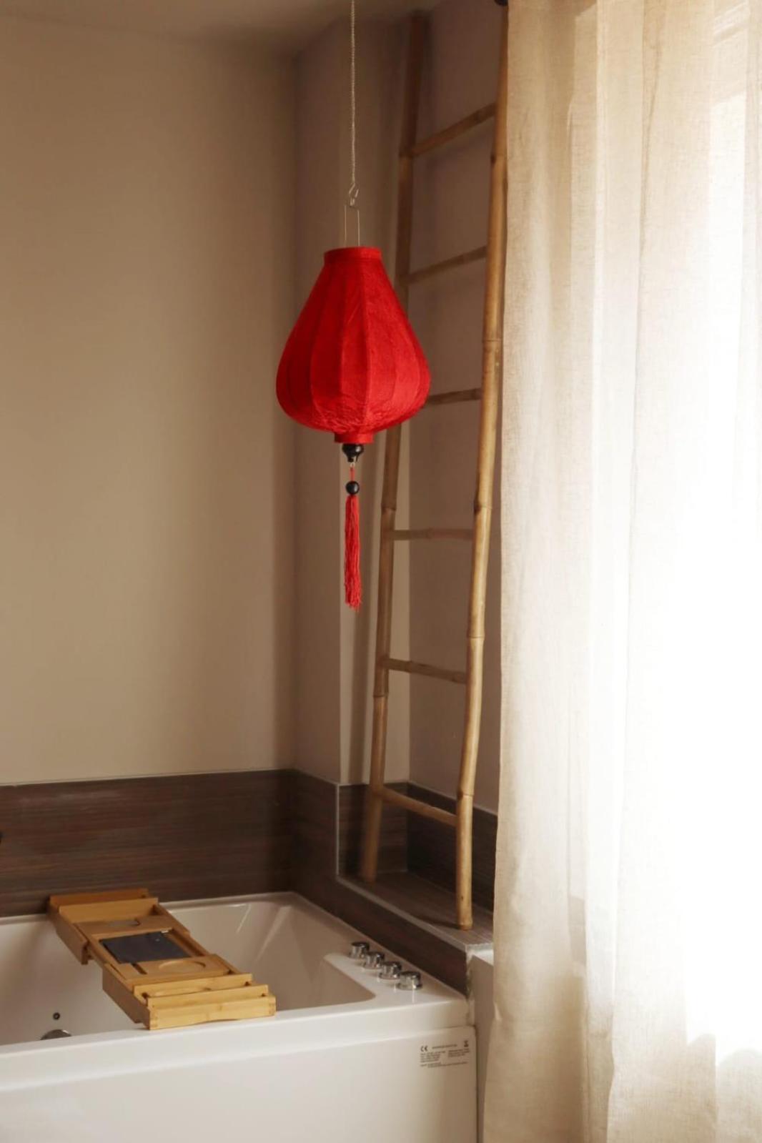 Loveroom Japon Avec Balneotherapie Toulon Bagian luar foto