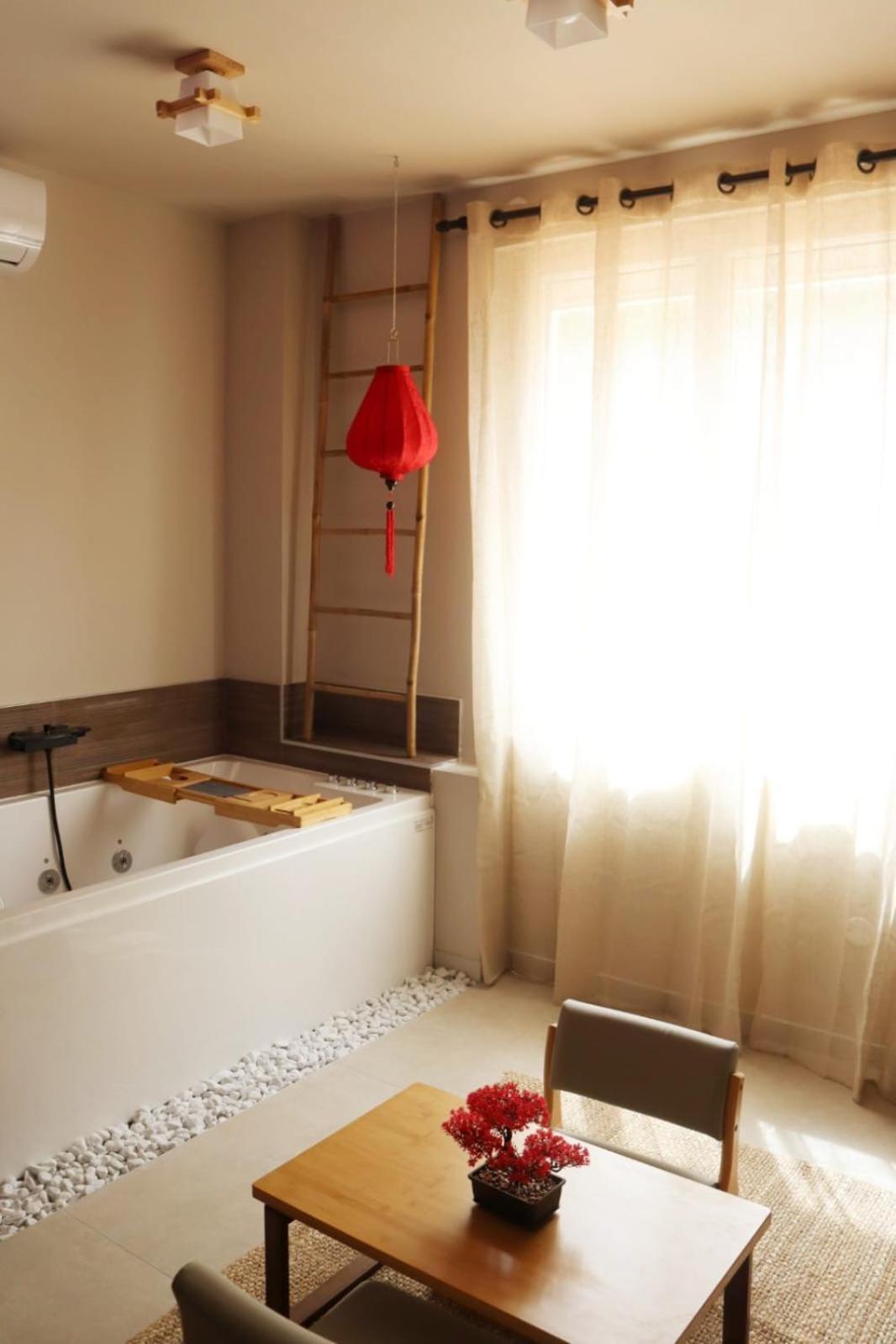 Loveroom Japon Avec Balneotherapie Toulon Bagian luar foto