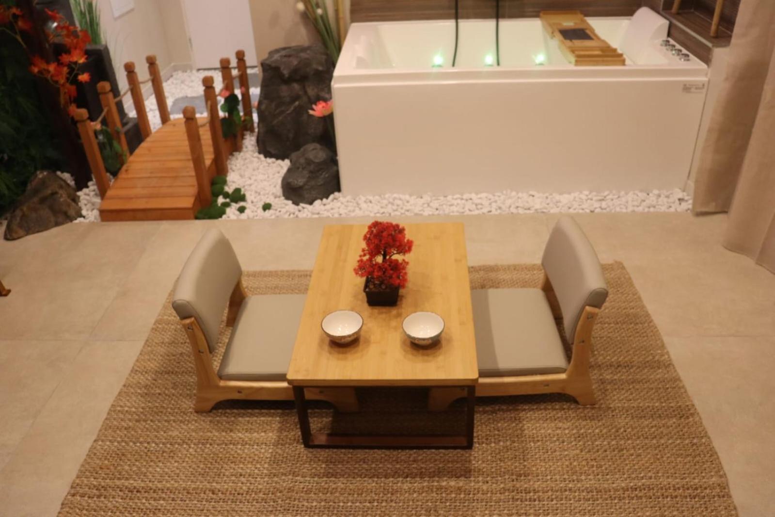 Loveroom Japon Avec Balneotherapie Toulon Bagian luar foto