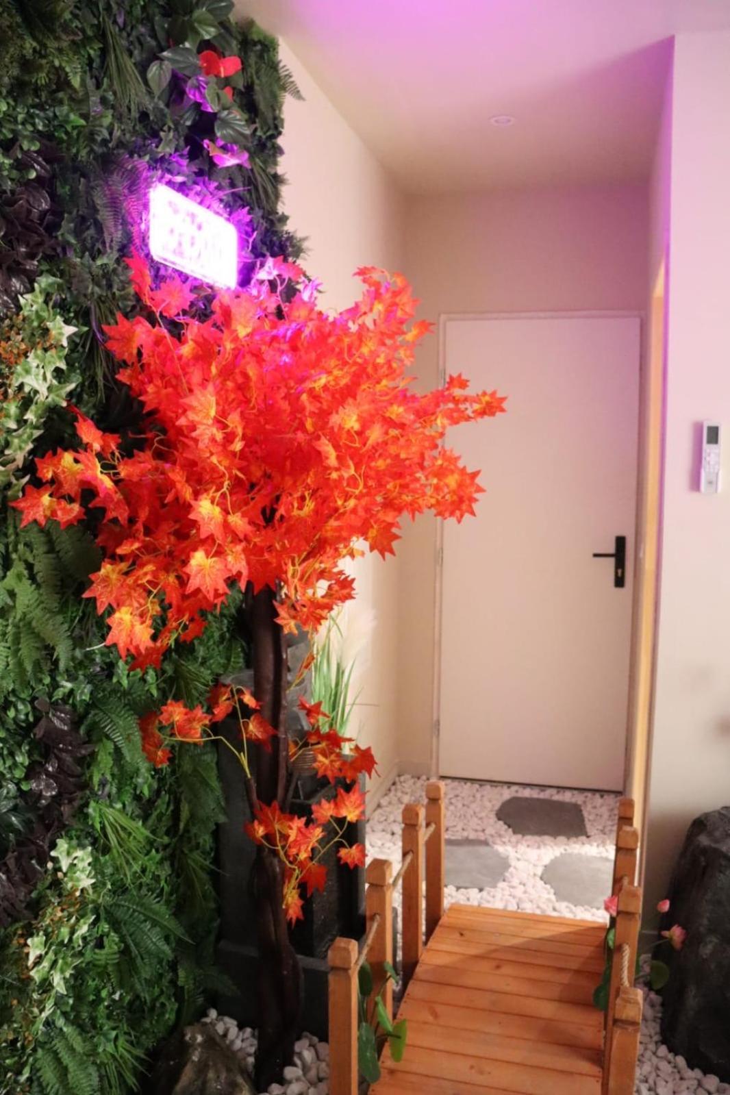Loveroom Japon Avec Balneotherapie Toulon Bagian luar foto