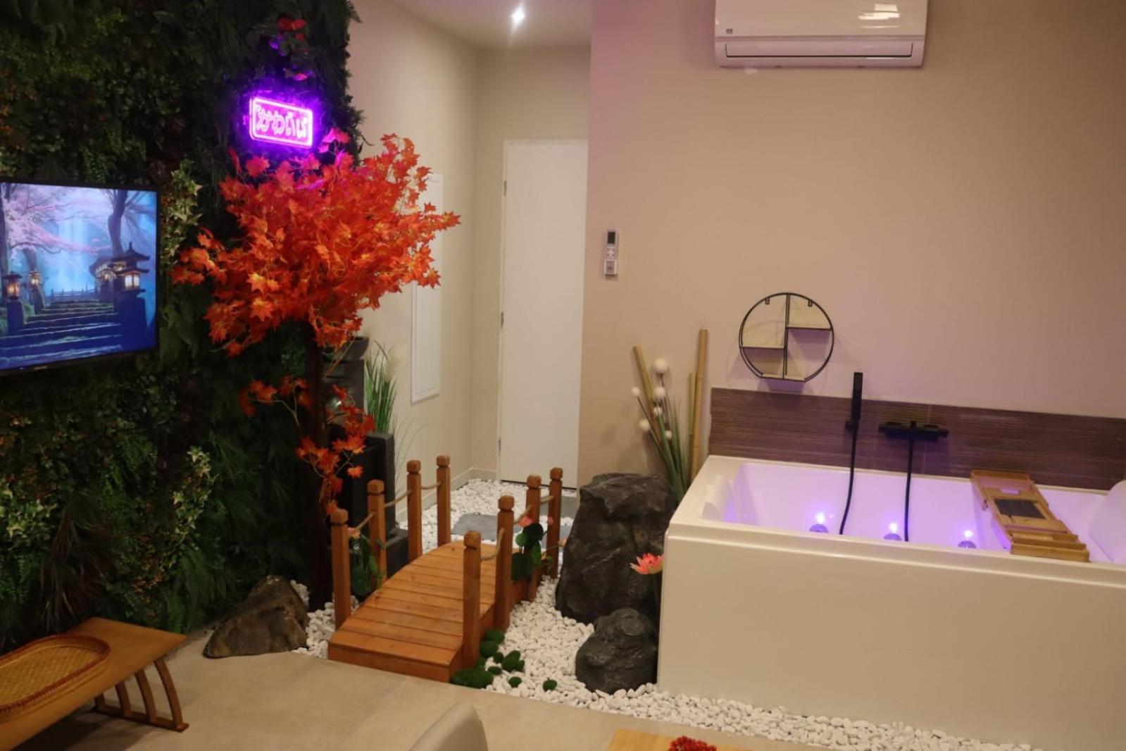 Loveroom Japon Avec Balneotherapie Toulon Bagian luar foto